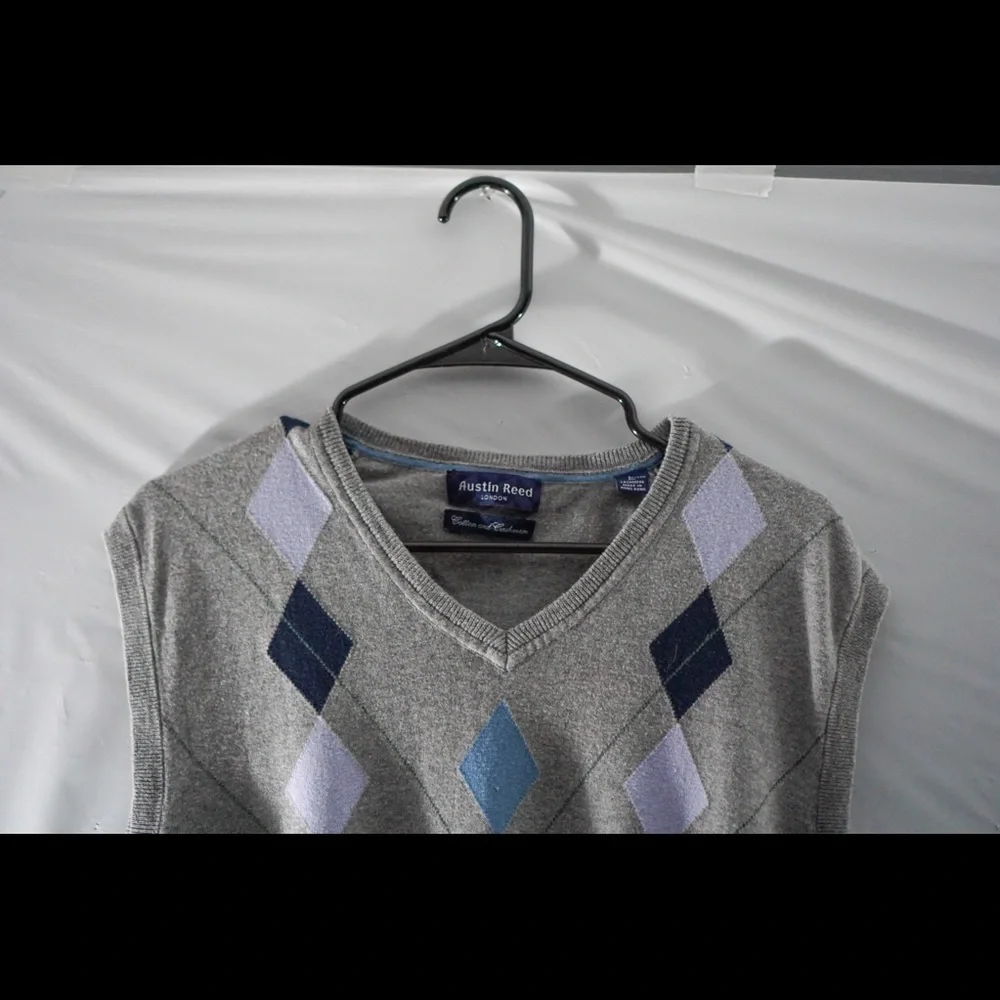 Austin Reed Sweater Vest - Picture 4 of 4